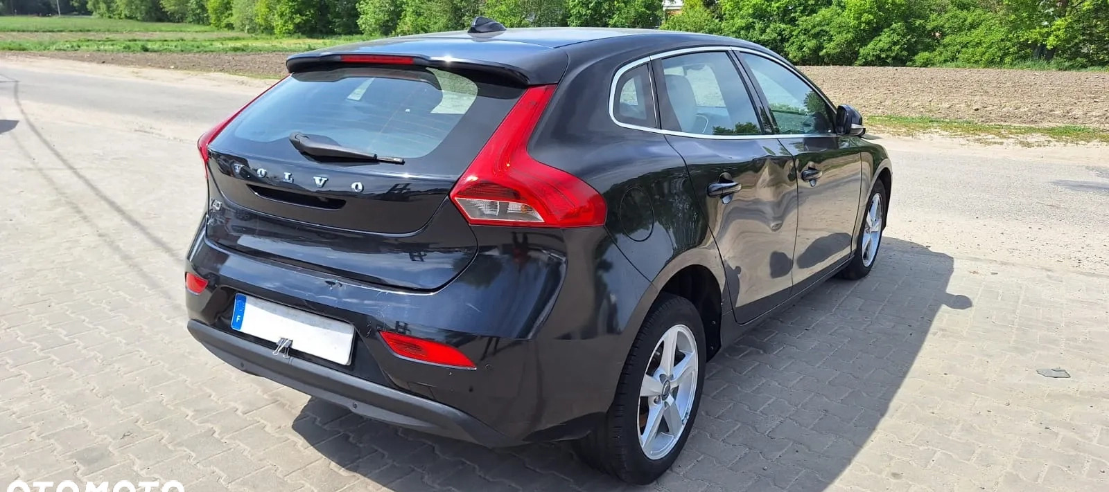 Volvo V40 cena 16900 przebieg: 244000, rok produkcji 2014 z Chodzież małe 154